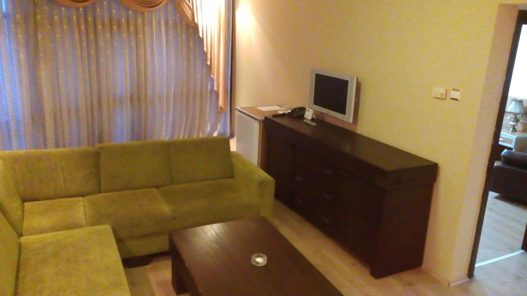 Demirgrand Hotel Trabzon Buitenkant foto