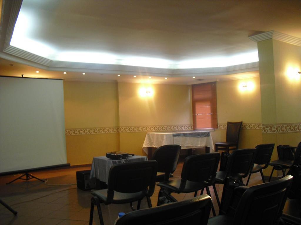 Demirgrand Hotel Trabzon Buitenkant foto
